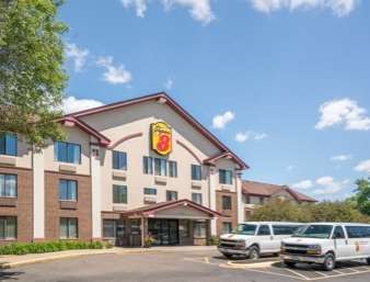 Super 8 By Wyndham Bloomington/airport 2*