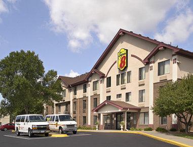 Hotel Super 8 By Wyndham Bloomington/airport Bloomington